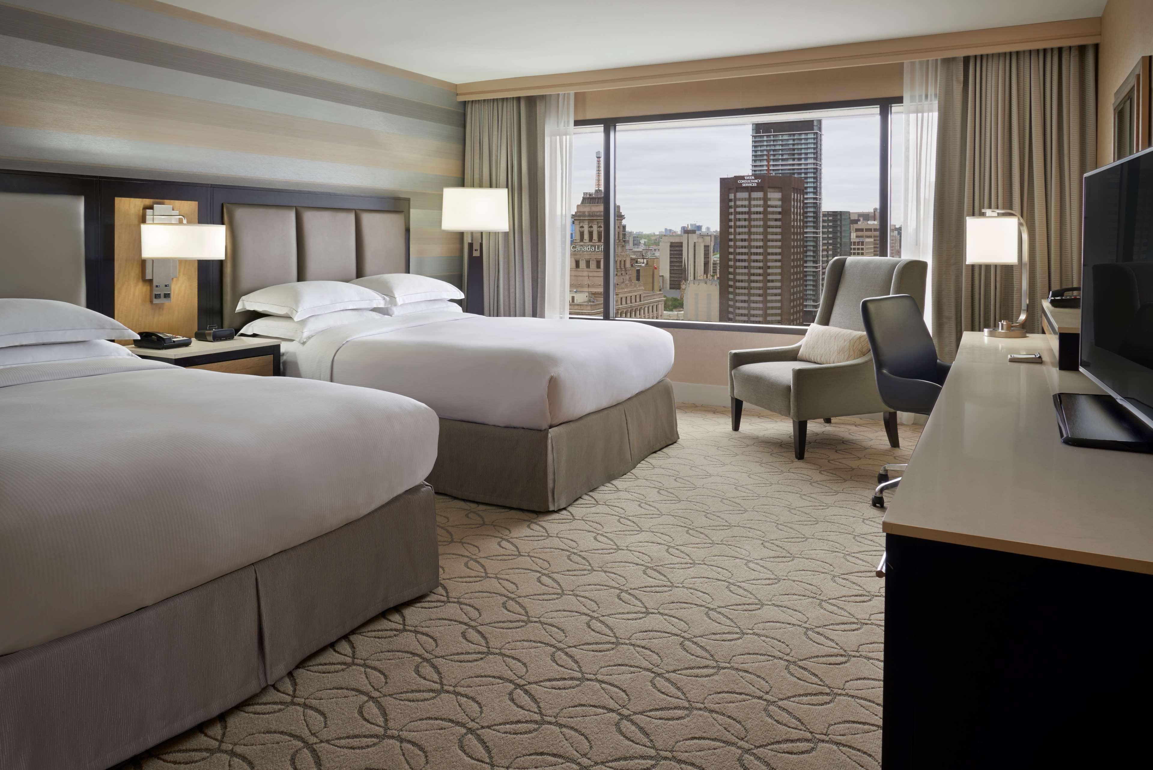 Hilton Toronto Hotel Exterior photo