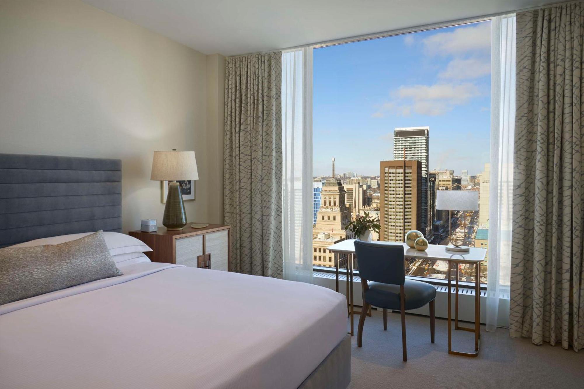 Hilton Toronto Hotel Exterior photo